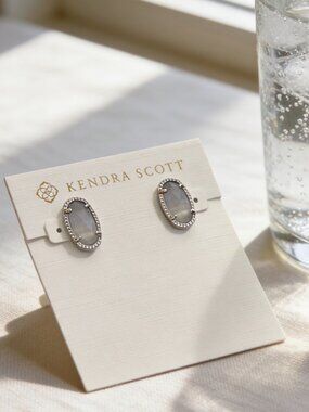 Ellie Earrings in Silver